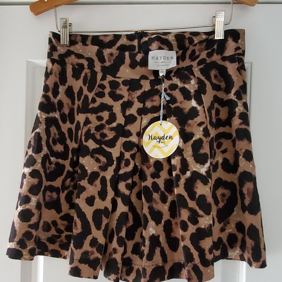 Hayden Los Angeles Pants - NWT...Hayden Los Angeles leopard print shorts!